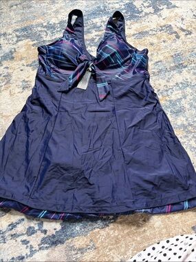 Summer Mac woman’s swimsuit size xxl with built in shorts